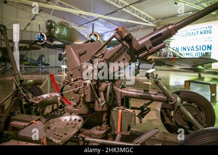 Svezia, Linkoping, Flygvapen Museum, Swedish Air Force Museum, WW2-era svedese Bofors 40mm M-1936 pistola anti-aereo Foto Stock