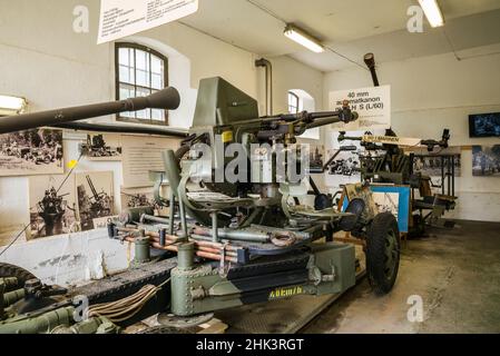 Svezia, Varmland, Karlskoga, Bofors Gun Works, di proprietà di Alfred Nobel, WW2-era Bofors Gun Foto Stock