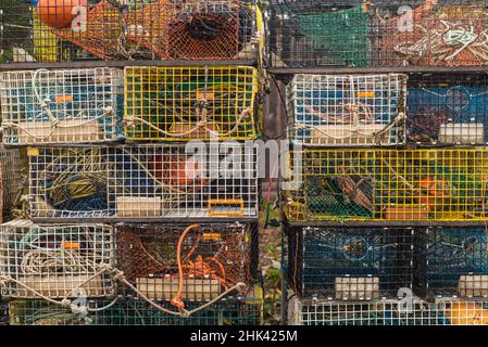 USA, Maine, Mt. Desert Island, Bernard. Trappole di aragosta. Foto Stock