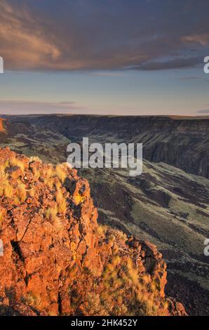 USA, Oregon. Tramonto sul canyon del fiume Owyhee. Foto Stock