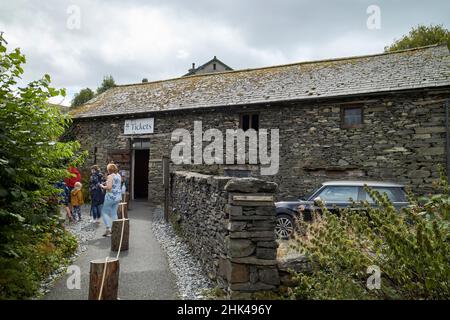 ingresso alla casa di vasaio beatrix in cima alla collina, vicino al distretto del lago sawrey, cumbria, inghilterra, regno unito Foto Stock