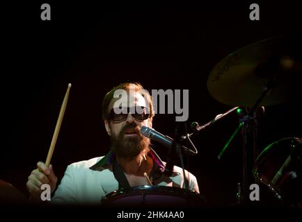 Nick Cave's Side progetto Grinderman al picnic elettrico 2008. Picnic elettrico 2008, Stradbally, Laois, Irlanda. Grinderman ha un suono più grezzo, Garage band che i semi di papà, di cui Nick Cave, Warren Ellis, Martyn P. Casey, e Jim Sclavunos sono tutti membri. Foto Stock