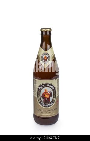PULA, CROAZIA - 20 GENNAIO 2022: Franziskaner Weissbier è un prodotto della Spaten-Franziskaner-Breau GmbH con sede a Monaco di Baviera, Germania. La brewe Foto Stock
