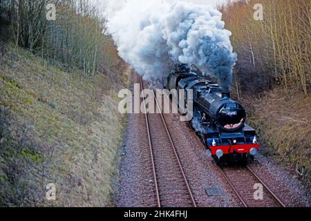 Jubilee Classe N. 455690 Leander e Battaglia di Gran Bretagna Classe N. 34067 Tangmere a Crosby Garrett, stabilirsi a Carlisle Railway, Inghilterra Foto Stock