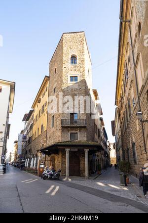 Firenze, Italia. Gennaio 2022. Vista panoramica dei vecchi edifici nelle strade del centro storico della città Foto Stock