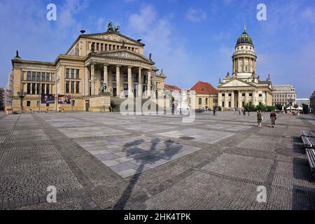 Konzerthaus Berlin Concert Hall e Cattedrale francese, Piazza Gendarmen, Unter den Linden, Berlino, Germania, Europa Foto Stock