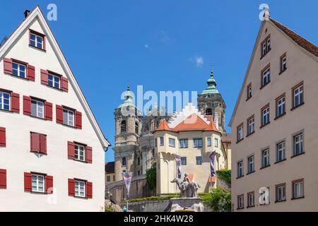 Piazza del mercato e Basilica di San Martino a Weingarten, Via barocca Svevo superiore, Swabia superiore, Baden-Wurttemberg, Germania, Europa Foto Stock