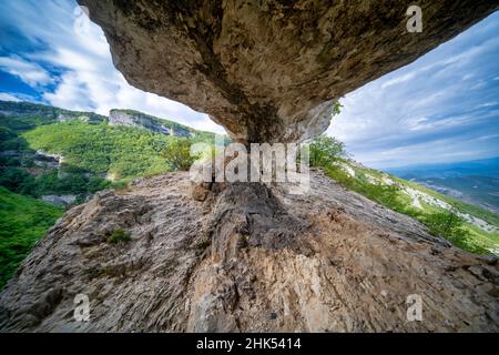 Grotta di Fontarca, Monte Nerone, Appennini, Marche, Italia, Europa Foto Stock