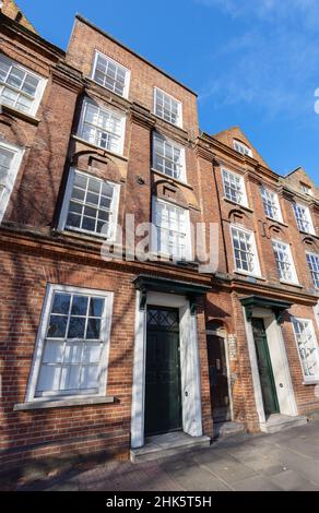 Old Houses UK, London; 52-55 Newington Green, Islington/Hackney Border, le più antiche case a schiera sopravvissute a Londra, costruite nel 1658 a Londra Foto Stock