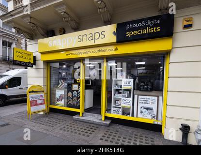 Negozio Snappy Snaps; negozio di servizi fotografici Snappy Snap, esterno, a Newington Green, Londra UK Foto Stock