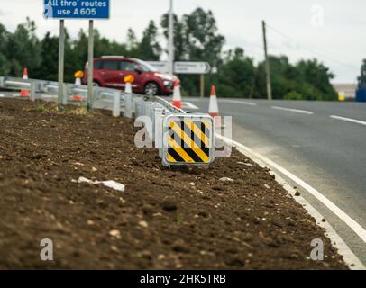 Barriera del cuscino d'urto in corrispondenza del raccordo a T. Foto Stock