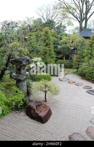 giardino tradizionale giapponese e padiglione a matsue (giappone) Foto Stock
