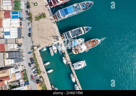Nydri una piccola città di Lefkada, Grecia Foto Stock