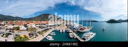 Nydri una piccola città di Lefkada, Grecia Foto Stock