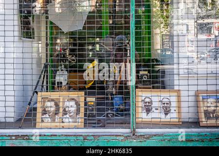 Budapest, Ungheria, GIUGNO 30: Mostra di un negozio di foto decorato in stile retrò su una strada a Budapest il 30 giugno 2018. Foto Stock