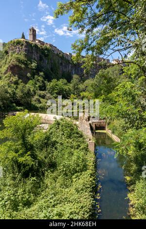 borgo medievale nella zona vulcanica della garrocha a girona nel nord della spagna Foto Stock