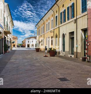 L'incantevole città marittima di Cervia è una delle principali destinazioni del turismo italiano Foto Stock