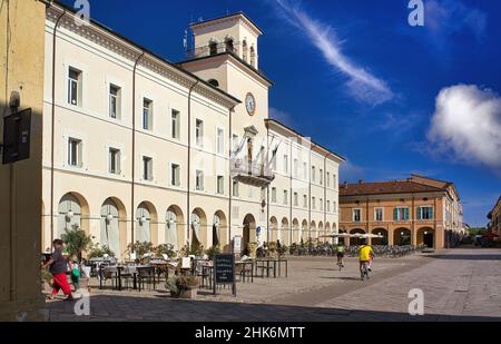 L'incantevole città marittima di Cervia è una delle principali destinazioni del turismo italiano Foto Stock