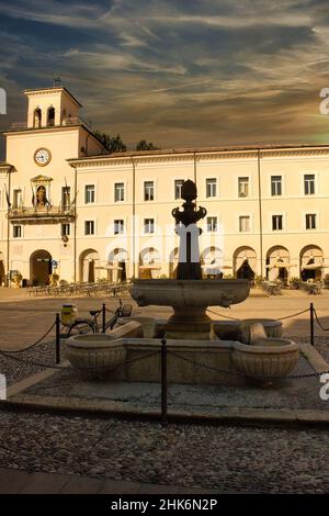 L'incantevole città marittima di Cervia è una delle principali destinazioni del turismo italiano Foto Stock