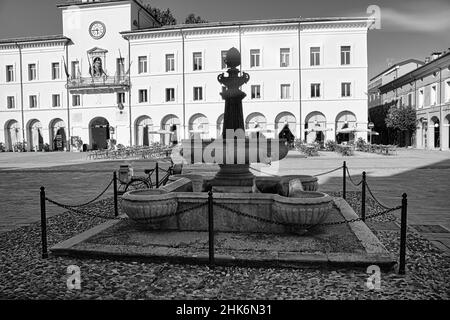 L'incantevole città marittima di Cervia è una delle principali destinazioni del turismo italiano Foto Stock