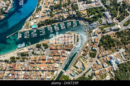 Veduta aerea, Porto Cristo spiaggia e porto turistico, Manacor, Maiorca, Europa, Isole Baleari, Spagna, Isole Baleari, Barche, Club Náutico Porto Cristo, ES, Foto Stock