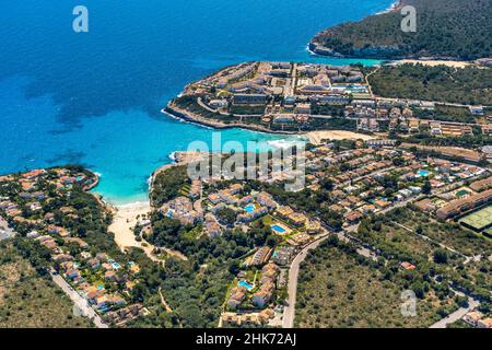 Vista aerea, baia Cala Anguila con spiaggia Playa de Cala Mandia e spiaggia Plaja de Cala Anguila, Manacor, Mallorca, Europa, Isole Baleari, Spagna, Bal Foto Stock