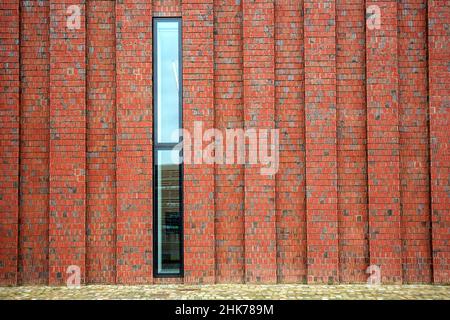 Museo della facciata in mattoni Kueppersmuehle, abbreviato MKM, Porto interno, Duisburg, Renania settentrionale-Vestfalia, Germania Foto Stock