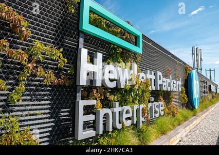 Il logo della Hewlett-Packard Company sulla sede centrale il prossimo ottobre a Praga, repubblica Ceca. Foto Stock
