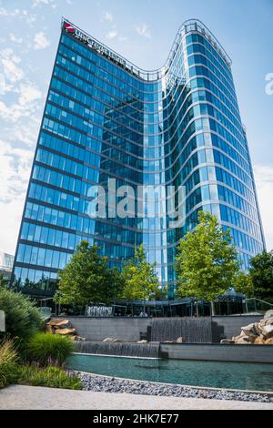 Grattacielo moderno e alto - edificio Filadelfie, BB centrum, Praga, Repubblica Ceca Foto Stock