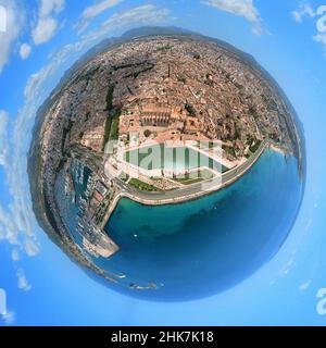 Vista aerea, vista fisheye a 360 gradi di Palma, Cattedrale la Seu Palma, Palazzo reale la Almudaina, ma 19 Av. De Gabriel Roca, Palau Reial de l'Almudaina Foto Stock