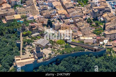 Veduta aerea, Castello e Chiesa Castell de Capdepera, Capdepera, Isole Baleari, Maiorca, Isole Baleari, Spagna, luogo di culto, castello, ES, Euro Foto Stock