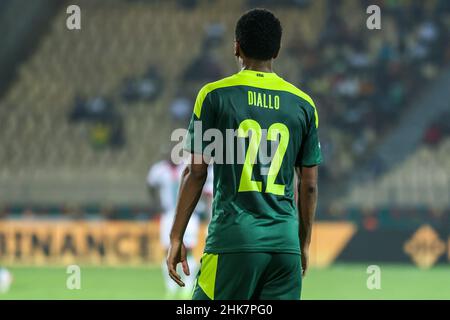 CAMERUN, Yaounde, 02 Febbraio 2022 - Abdou Diallo del Senegal durante la Coppa delle nazioni d'Africa gioca a metà partita finale tra Burkina Faso e Senegal allo Stade Ahmadou Ahidjo, Yaounde, Camerun, 02/02/2022/ Foto di SF Foto Stock