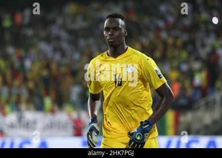 CAMERUN, Yaounde, 02 Febbraio 2022 - Edouard Mendy del Senegal durante la Coppa delle nazioni d'Africa gioca a metà partita finale tra Burkina Faso e Senegal allo Stade Ahmadou Ahidjo,Yaounde, Camerun, 02/02/2022/ Foto di SF Foto Stock