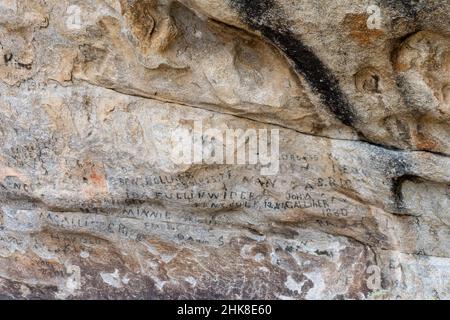 Firme emigranti su Camp Rock presso la City of Rocks National Reserve, Idaho Foto Stock