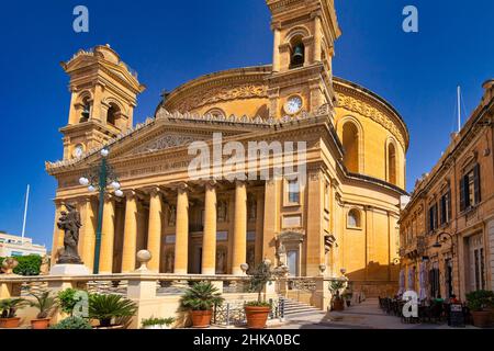 Vista della rotonda di Mosta, conosciuta anche come la cupola di Mosta, l'isola di Malta, l'Europa. Foto Stock