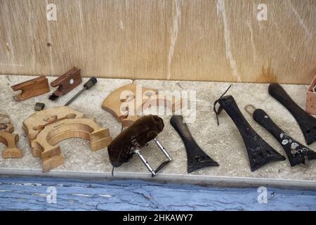 vetrata, parti di violino woodbridge, suffolk, inghilterra Foto Stock