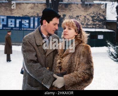 Wohin und Zurück, Fernsehserie Deutschland 1982, Folge: Weclom a Vienna, Darsteller: Gabriel Barylli, Claudia Messner Foto Stock