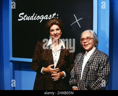 Fragen Sie Frau Doktor Cora, Comedy-Sendereihe, Deutschland 1989, Darsteller: Johanna von Koczian, Gerda Gmelin Foto Stock