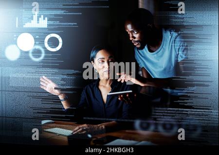 Utilizzo di più dispositivi per la violazione del codice Foto Stock