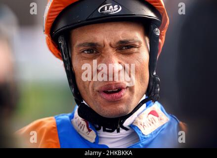 Jockey Sean Levey dopo aver vinto il Read Katie Walsh su Betway Insider handicap (Div II) su Western Music al Southwell Racecourse. Data immagine: Giovedì 3 febbraio 2022. Foto Stock