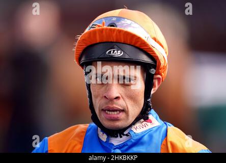 Jockey Sean Levey dopo aver vinto il Read Katie Walsh su Betway Insider handicap (Div II) su Western Music al Southwell Racecourse. Data immagine: Giovedì 3 febbraio 2022. Foto Stock