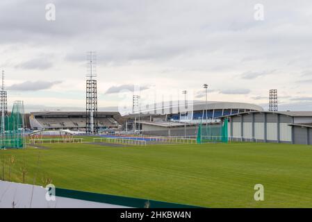 Costruzione dell'Alexander Stadium a Perry Barr, Birmingham per gli eventi sul campo e i 2022 piste dei Birmingham Commonwealth Games Foto Stock