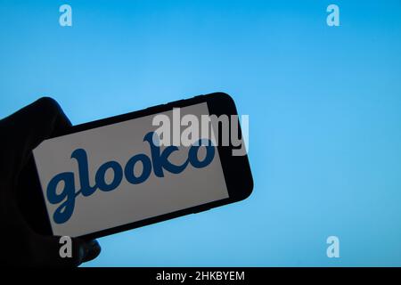 Rheinbach, Germania 2 febbraio 2022, il logo del marchio della società americana 'Glooko' sul display di uno smartphone (focus sul logo del marchio) Foto Stock