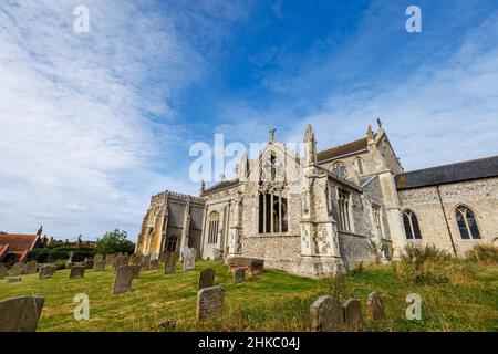 Il transetto esterno e senza tetto a sud della chiesa di St Margaret, Cley-Next-the-Sea, un villaggio costiero a Norfolk, East Anglia, Inghilterra Foto Stock