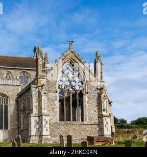 L'esterno e i tetti sud transetto sud della chiesa di St Margaret, Cley-Next-the-Sea, un villaggio costiero a Norfolk, East Anglia, Inghilterra Foto Stock