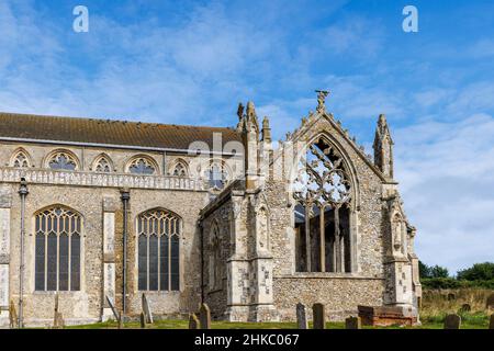 L'esterno e i tetti sud transetto sud della chiesa di St Margaret, Cley-Next-the-Sea, un villaggio costiero a Norfolk, East Anglia, Inghilterra Foto Stock