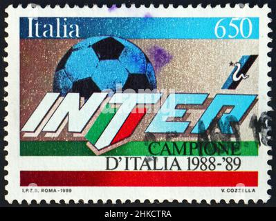 ITALIA - CIRCA 1989: Un francobollo stampato in Italia dedicato ALL'INTER, campione Italiano di Calcio 1988-89, circa 1989 Foto Stock