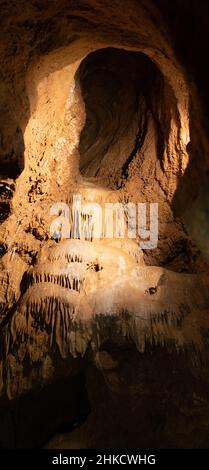 Le grotte di Koneprusy sono un sistema di grotte nel cuore della regione calcarea conosciuta come Carso Boemo, Repubblica Ceca. Si trova a sud-ovest di Praga Foto Stock