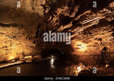 Le grotte di Koneprusy sono un sistema di grotte nel cuore della regione calcarea conosciuta come Carso Boemo, Repubblica Ceca. Si trova a sud-ovest di Praga Foto Stock