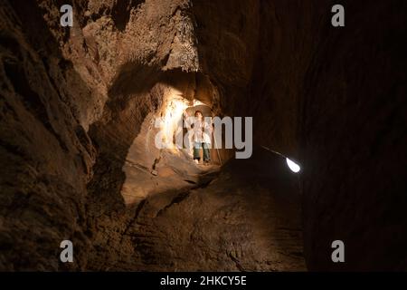 Le grotte di Koneprusy sono un sistema di grotte nel cuore della regione calcarea conosciuta come Carso Boemo, Repubblica Ceca. Si trova a sud-ovest di Praga Foto Stock